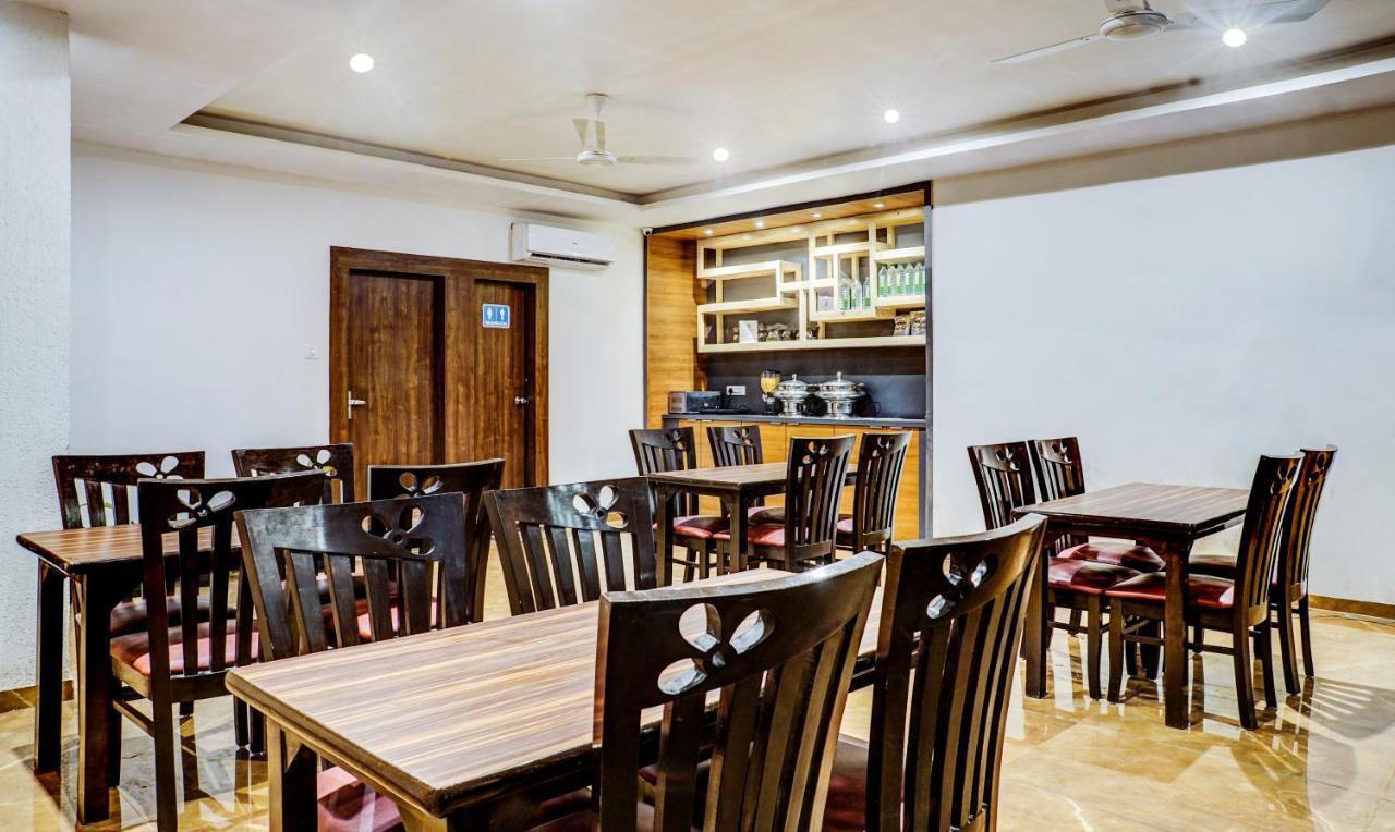 Treebo Trip Seven Olives Andheri Bombay Extérieur photo