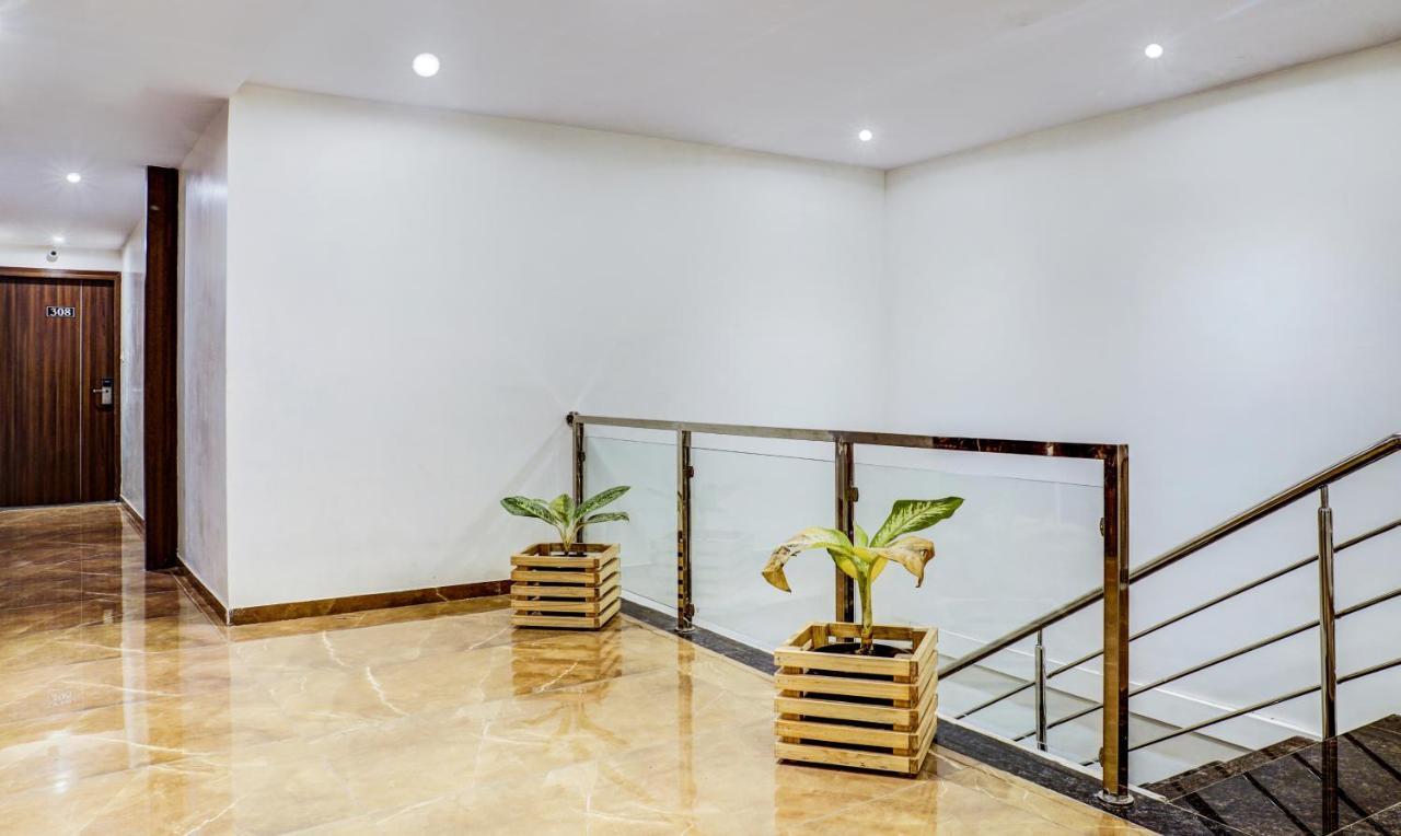 Treebo Trip Seven Olives Andheri Bombay Extérieur photo