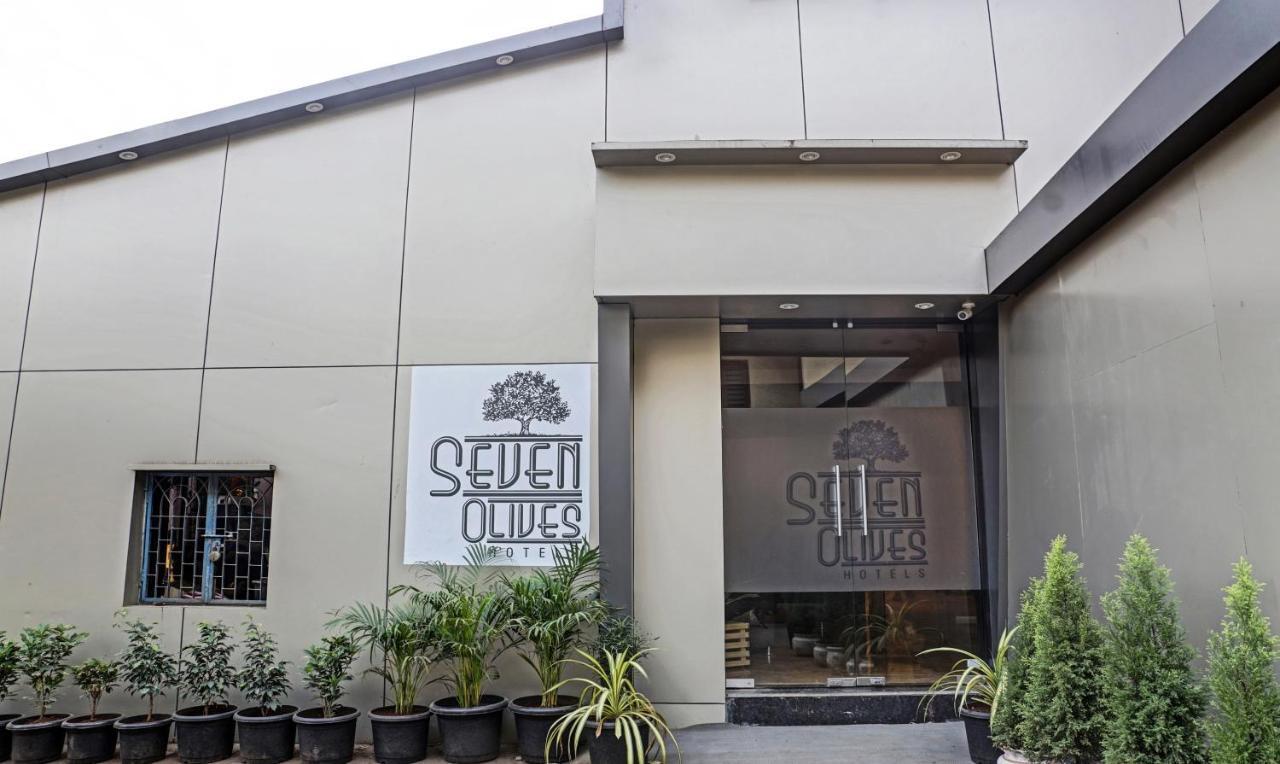 Treebo Trip Seven Olives Andheri Bombay Extérieur photo