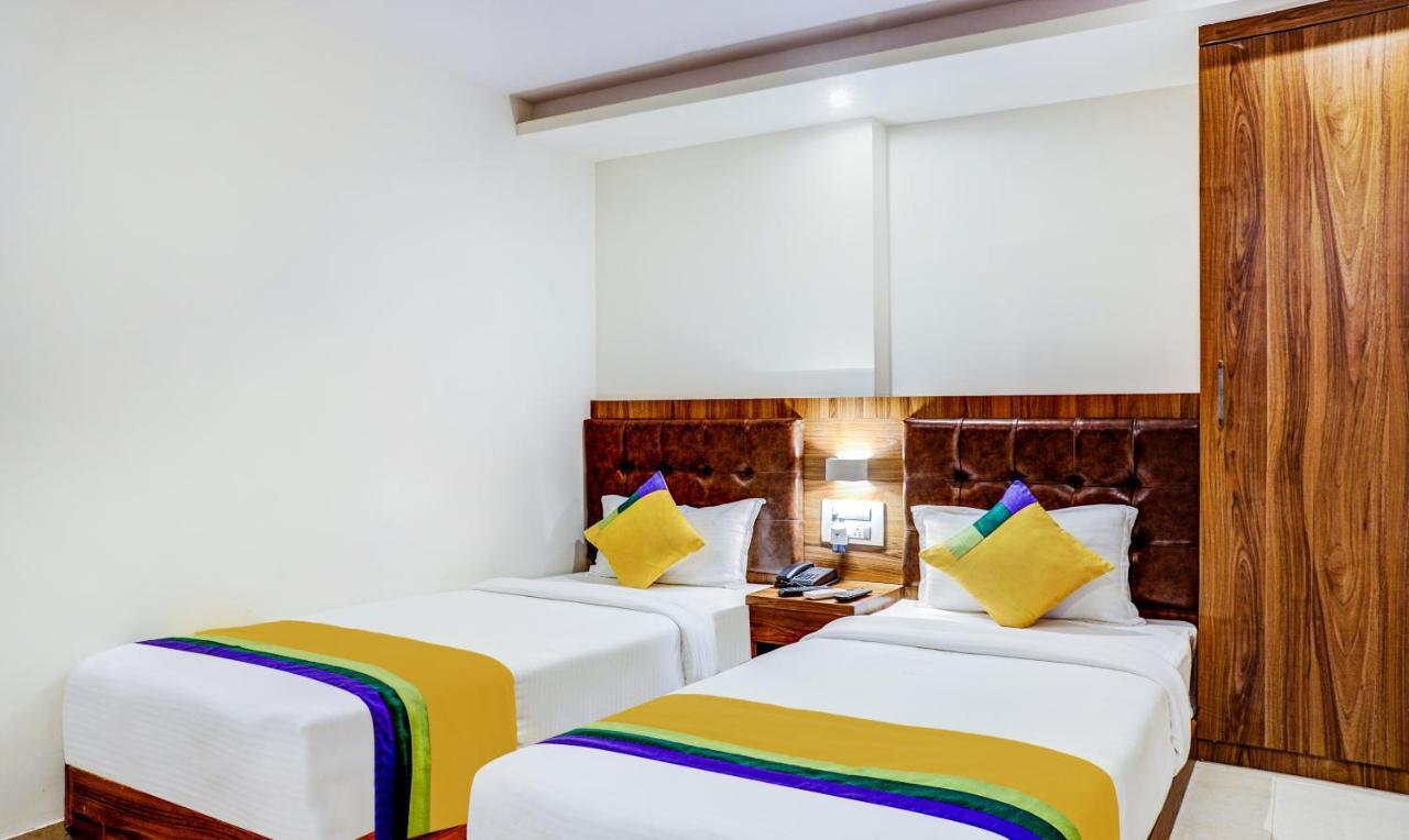 Treebo Trip Seven Olives Andheri Bombay Extérieur photo